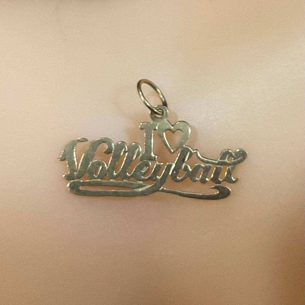 14k. Solid yellow gold vintage I HEART SHAPE  volleyball charm/pendent.